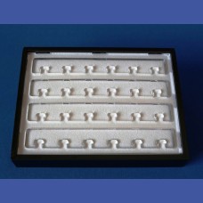 ANILLOS     Caja 24 und. Con sujeccion foan esponja en blanco o negro<br>Medidas: 200 x 150 x 33 mm<br>